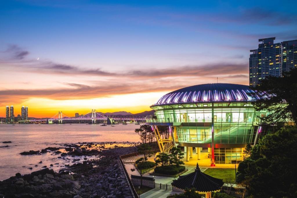 ibis budget Ambassador Busan Haeundae Bagian luar foto