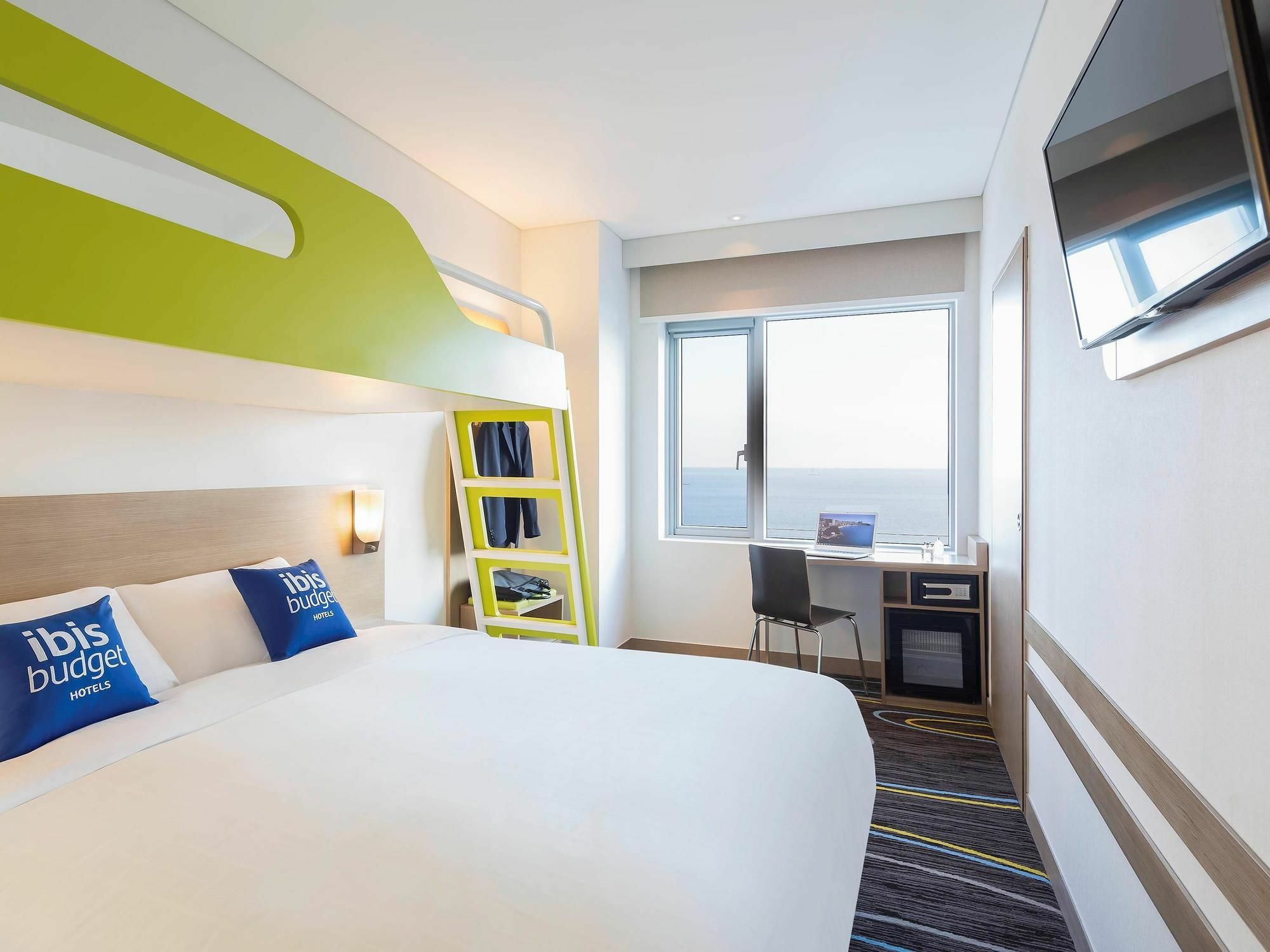 ibis budget Ambassador Busan Haeundae Bagian luar foto